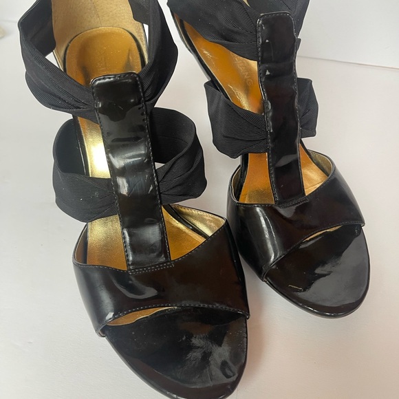 Arturochiang Black Patent/Fabric Gladiator Heels Size 8M  3 1/2” Heels - Picture 3 of 9